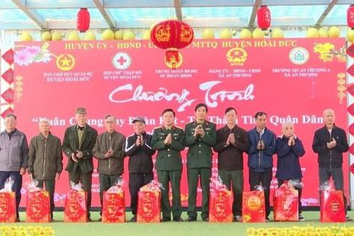 Hoài Đức: Chương trình 'Xuân chung tay đoàn kết - Tết thắm tình quân dân'