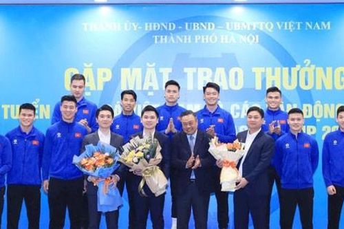 Hà Nội gặp mặt, trao thưởng tuyển thủ Việt Nam vô địch ASEAN Cup 2024