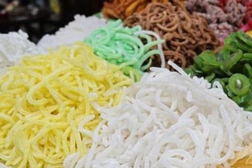 Mứt Tết bán tràn thị trường, xuất hiện nhiều loại '3 không'