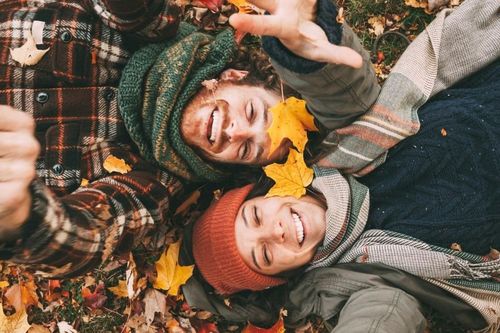 Tiểu thuyết tình ái nồng nhiệt trong mùa thu 'hút' độc giả