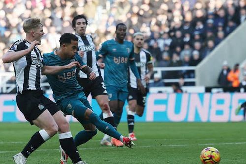 Con trai HLV Indonesia lập hat-trick giúp đội nhà thắng lớn trước 'hiện tượng' của Ngoại hạng Anh