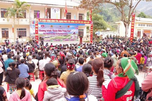 Để đồng bào biên giới ai cũng có Tết