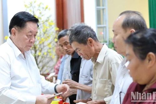 Trưởng Ban Tuyên giáo Trung ương kỳ vọng Long An tăng trưởng kinh tế hơn 10% trong năm 2025