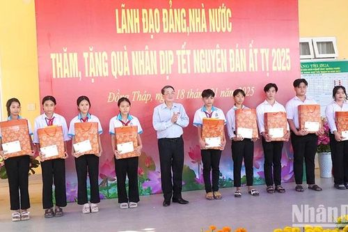 Phó Chủ tịch Quốc hội Nguyễn Đức Hải thăm, chúc Tết tại Đồng Tháp