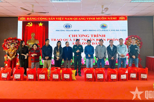 Ấm áp chương trình 'Xuân Biên phòng ấm lòng dân' khu vực biên giới biển Đà Nẵng