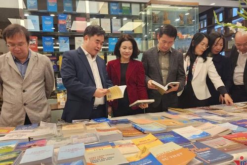 Trưng bày hơn 3.000 đầu sách tại Hội sách Xuân 2025