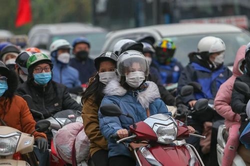 Giao thông Hà Nội cận Tết: Dân chật vật, đường phố 'thất thủ'