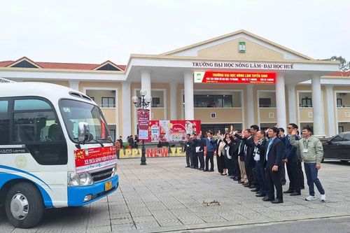 Trường Đại học Nông Lâm, Đại học Huế hỗ trợ sinh viên miễn phí chuyến xe về Tết