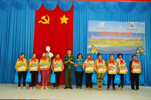 Tiền Giang: Sơ kết Chương trình 'Đồng hành cùng phụ nữ biên cương'