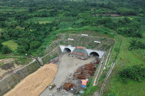 Đào thông 2 ống hầm Tuy An trên cao tốc Chí Thạnh - Vân Phong