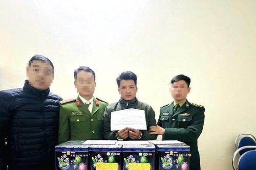 Bắt đối tượng vận chuyển 15kg pháo hoa nổ