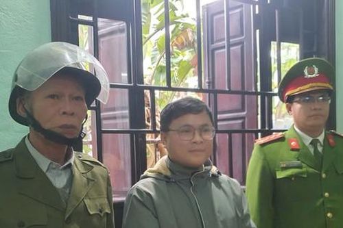 Bắt nguyên cán bộ Văn phòng Đoàn đại biểu Quốc hội và HĐND TP Huế