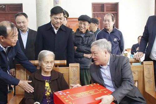 Phó Thủ tướng Nguyễn Hòa Bình thăm, chúc Tết tại Bắc Giang