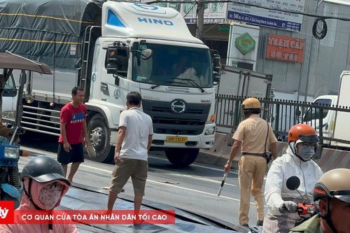 Vụ phanh gấp do đèn tín hiệu, CSGT TP.HCM nói gì?