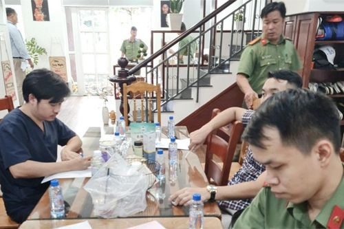 'Bác sĩ Tiktok' Mr Lee vừa bị bắt vì xúc phạm CEO thẩm mỹ viện là ai?