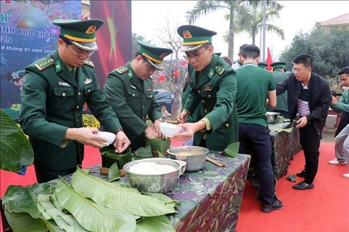 Sôi nổi chương trình 'Xuân biên cương, hải đảo - Tết thắm tình quân dân'