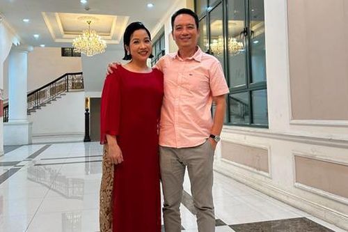 Diva Mỹ Linh tiết lộ bí quyết giữa lửa bên ông xã hơn 2 thập kỉ