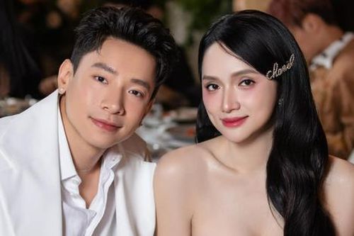 Phú Cường 'tỏ tình' Hương Giang cực ngọt, bạn bè xung quanh vỡ òa