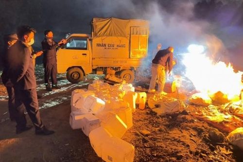 Hà Giang: Tổ chức tiêu hủy hàng hóa không rõ nguồn gốc