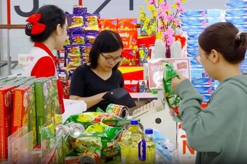 Nguồn cung hàng hóa phục vụ Tết dồi dào