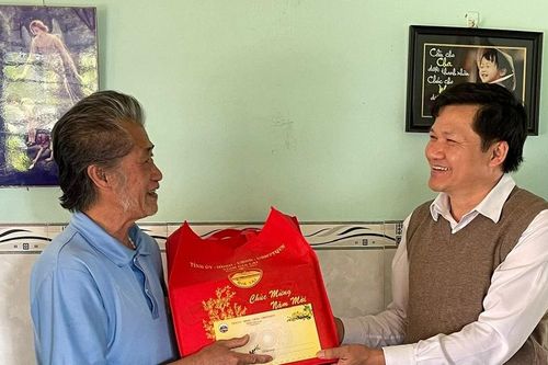 Phó Chủ tịch Thường trực HĐND tỉnh Trương Văn Đạt thăm, chúc Tết tại huyện Ia Pa