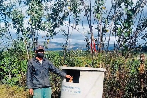 Kon Thụp lắp đặt 30 bể chứa bao bì đựng thuốc bảo vệ thực vật sau sử dụng
