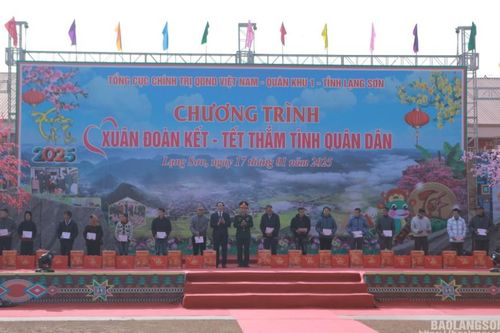 Tổ chức Chương trình 'Xuân đoàn kết - Tết thắm tình quân dân' tại huyện Chi Lăng