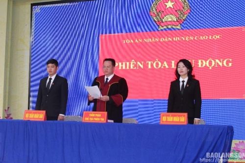 Cao Lộc: Hơn 1.600 học sinh, giáo viên dự phiên tòa xét xử lưu động hai vụ án hình sự