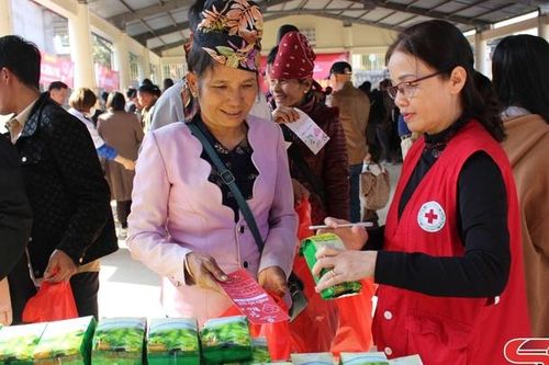 Chương trình 'Chợ Tết nhân ái' tại xã Muổi Nọi