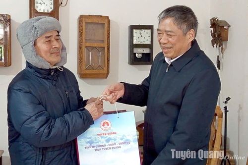 Các đồng chí lãnh đạo tỉnh thăm, chúc Tết gia đình chính sách, người cao tuổi trên địa bàn tỉnh