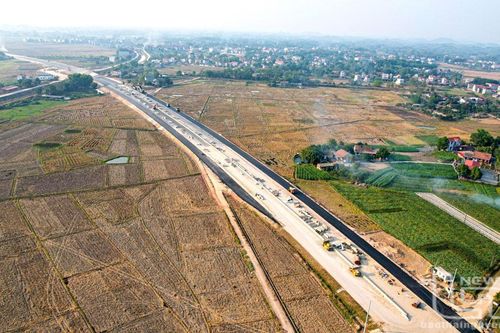 Quyết liệt đẩy nhanh giải phóng mặt bằng các dự án