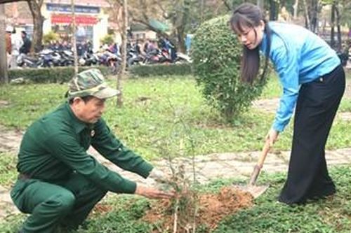 Hơn 1.000 đoàn viên, thanh niên và người dân hưởng ứng 'Ngày Chủ nhật xanh' năm 2025