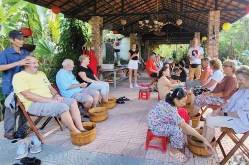 Thu hút khách từ 'lá phổi xanh' Thủy Biều