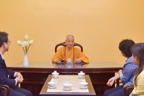 Lãnh đạo Ủy ban Trung ương MTTQVN chúc Tết Đức Pháp chủ tại Việt Nam Quốc Tự