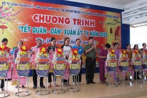 Chương trình 'Tết Quân – Dân' xuân Ất Tỵ 2025 đến với huyện Nhà Bè