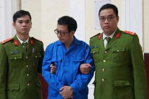 Giám đốc Đại học Huế cùng cấp dưới chiếm đoạt 2,6 tỷ đồng của sinh viên