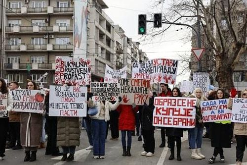 Biểu tình quy mô lớn tại Thủ đô Belgrade - Serbia