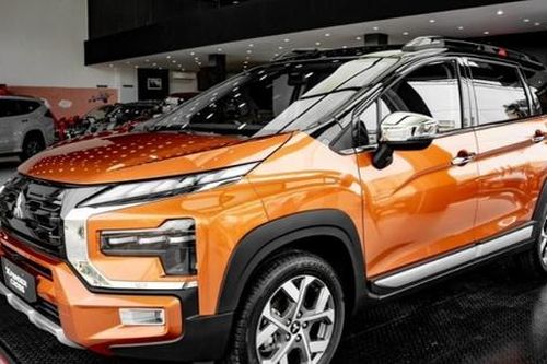 Giá lăn bánh Mitsubishi Xpander Cross mới nhất rẻ kỷ lục còn ưu đãi lớn, Suzuki XL7 không còn là đối thủ doanh số