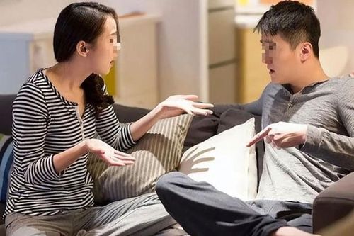 Biếu bố mẹ đẻ 5 triệu đồng sắm Tết, tôi sốc với yêu cầu sau đó của chồng