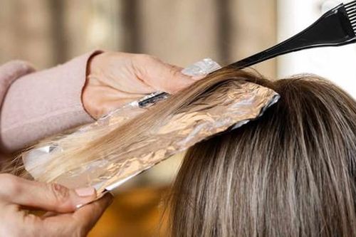 Nhuộm tóc có làm tóc rụng nhiều hơn?