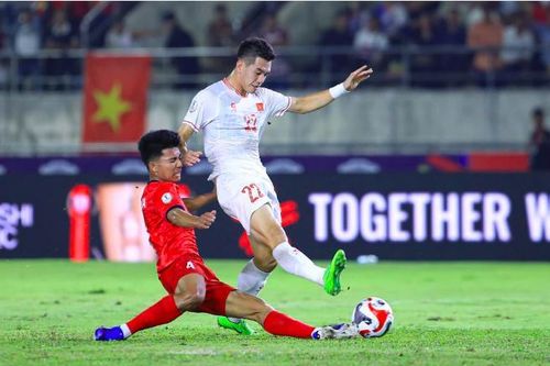Tuyển Việt Nam tiếp tục 'bơ' sân Mỹ Đình