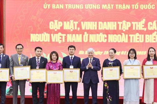 UBTƯ MTTQ Việt Nam gặp mặt, vinh danh tập thể, cá nhân kiều bào tiêu biểu