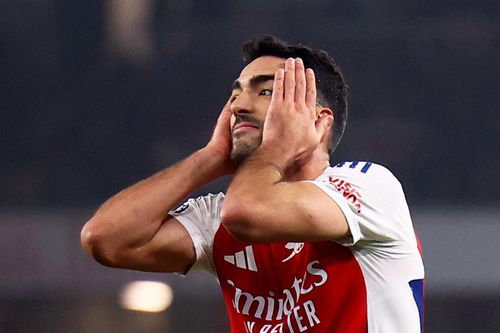 Dẫn 2-0, Arsenal vẫn không thể có 3 điểm