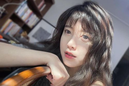 Goo Hye Sun được nhiều nam sinh viên kém 20 tuổi tán tỉnh