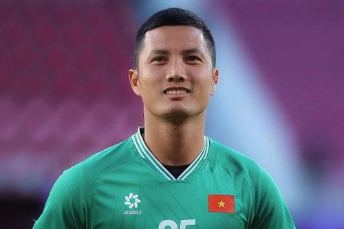 Đình Triệu nghỉ thi đấu vì bầm ruột