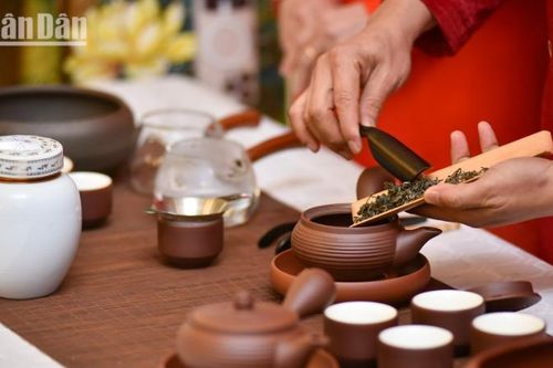Đầu xuân giới thiệu hương vị trà Việt trên đất Pháp