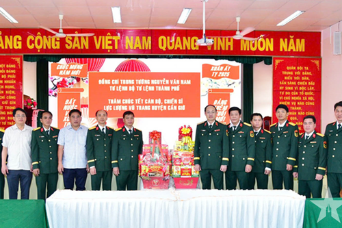 Bộ tư lệnh TP Hồ Chí Minh thăm, chúc Tết Ban CHQS huyện Cần Giờ
