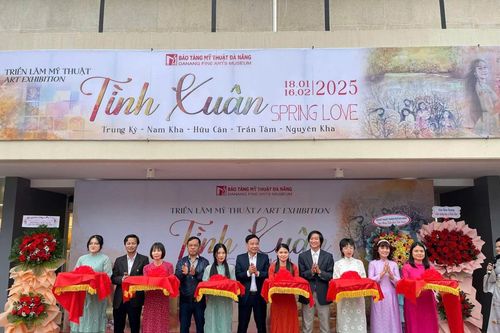 43 tác phẩm được trưng bày tại triển lãm 'Tình xuân'