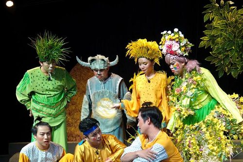 Rộn ràng sân khấu Tết