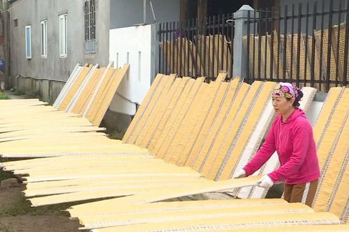 Bánh tráng Tân An tất bật vào vụ tết